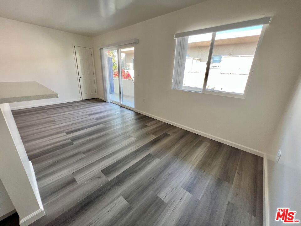 1426 S Orange Grove Ave Unit: 9