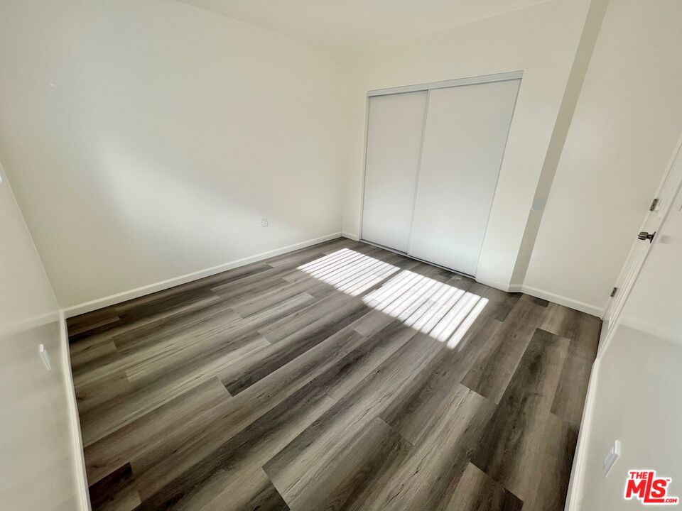 1426 S Orange Grove Ave Unit: 9