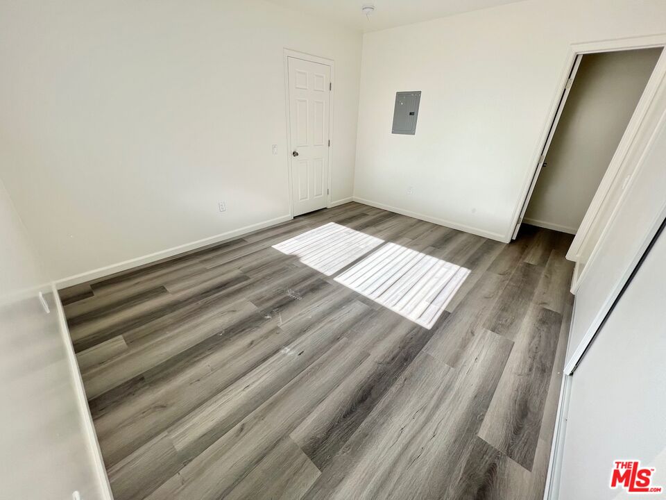 1426 S Orange Grove Ave Unit: 9