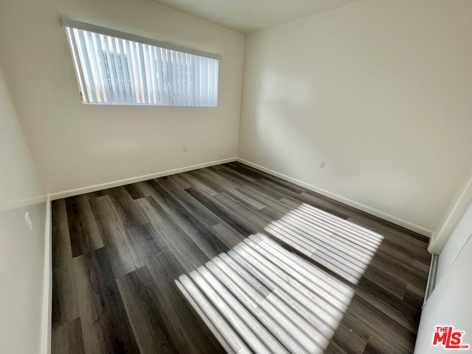 1426 S Orange Grove Ave Unit: 9