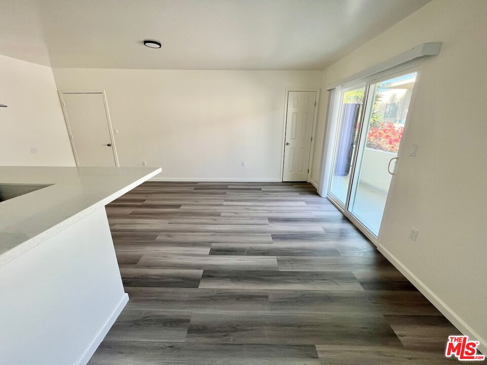 1426 S Orange Grove Ave Unit: 9