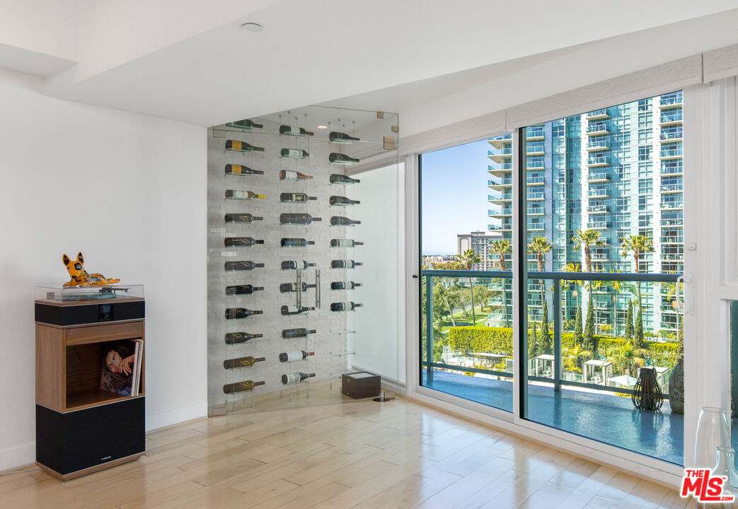 13600 MARINA POINTE DR Unit: 812