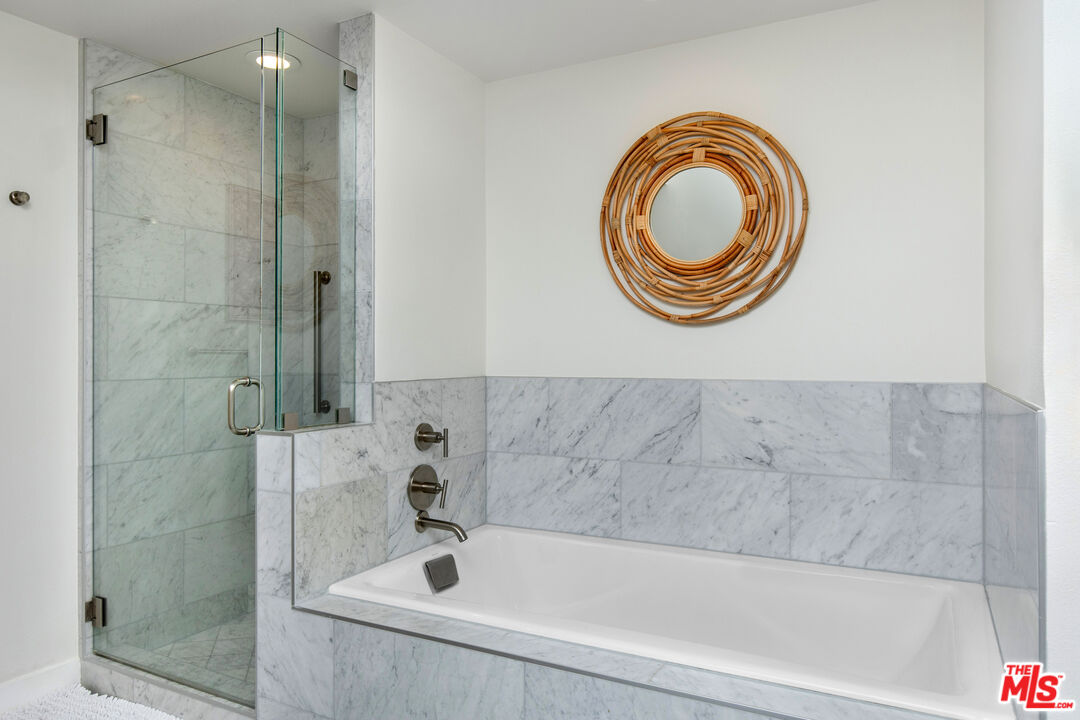 13600 MARINA POINTE DR Unit: 812