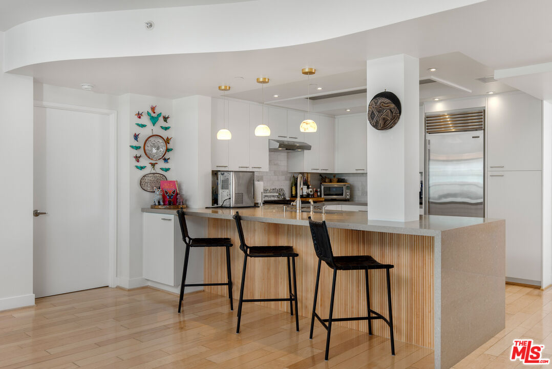 13600 MARINA POINTE DR Unit: 812