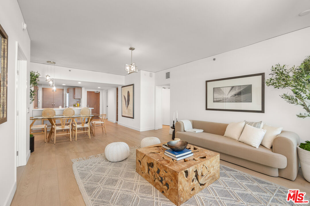 13650 Marina Pointe Dr Unit: 908