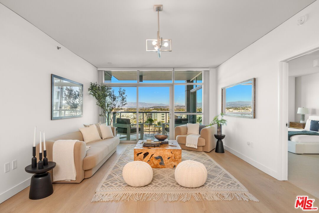 13650 Marina Pointe Dr Unit: 908