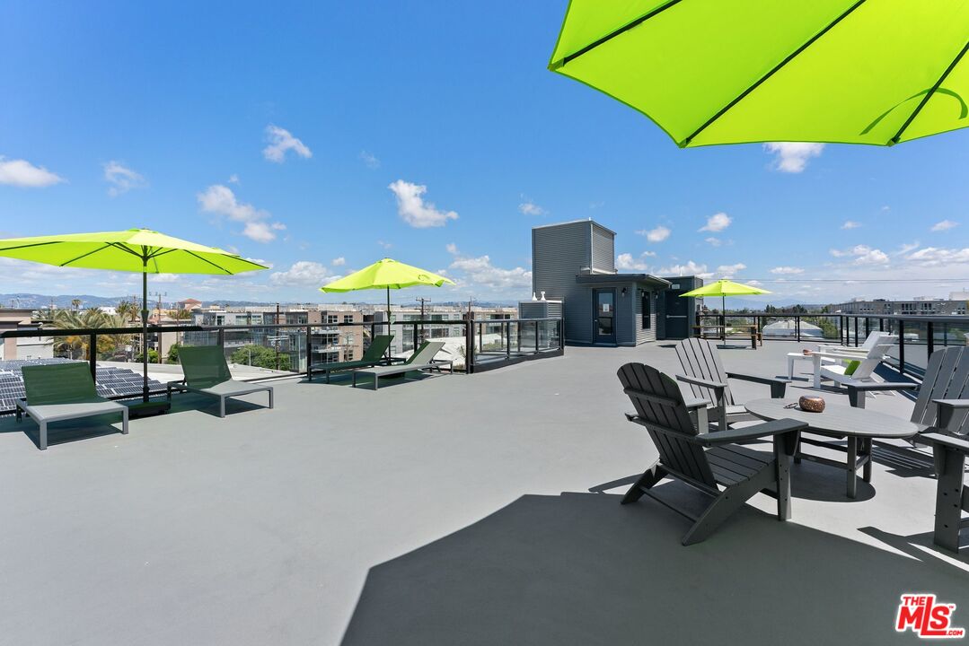 4115 Glencoe Ave Unit: 302