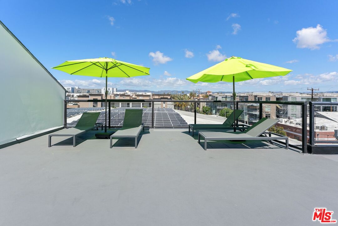 4115 Glencoe Ave Unit: 302