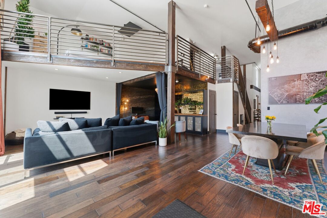 4115 Glencoe Ave Unit: 302