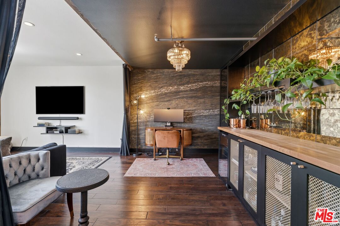 4115 Glencoe Ave Unit: 302