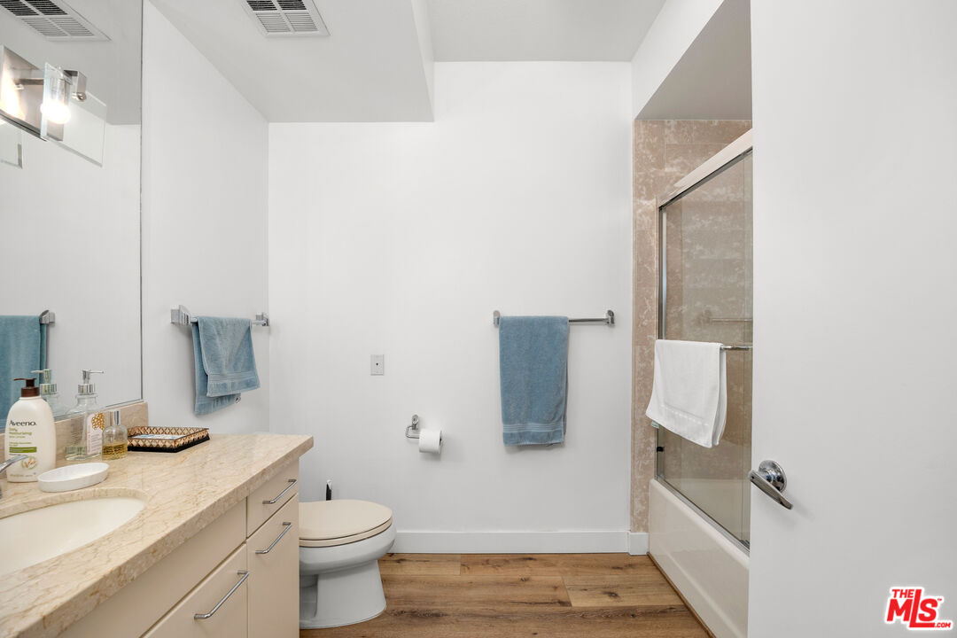 13600 Marina Pointe Dr Unit: 901