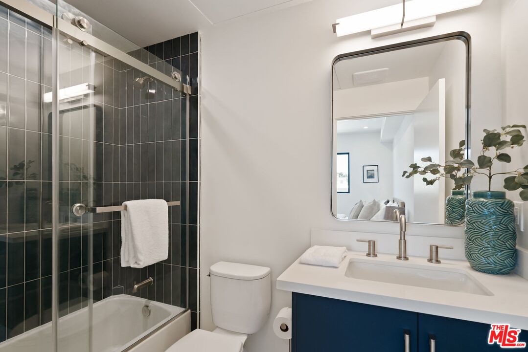 3810 S Verona Ct