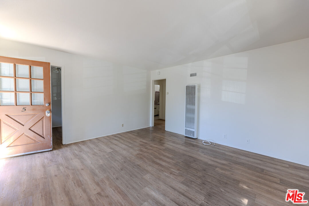 3821 Lockland Dr