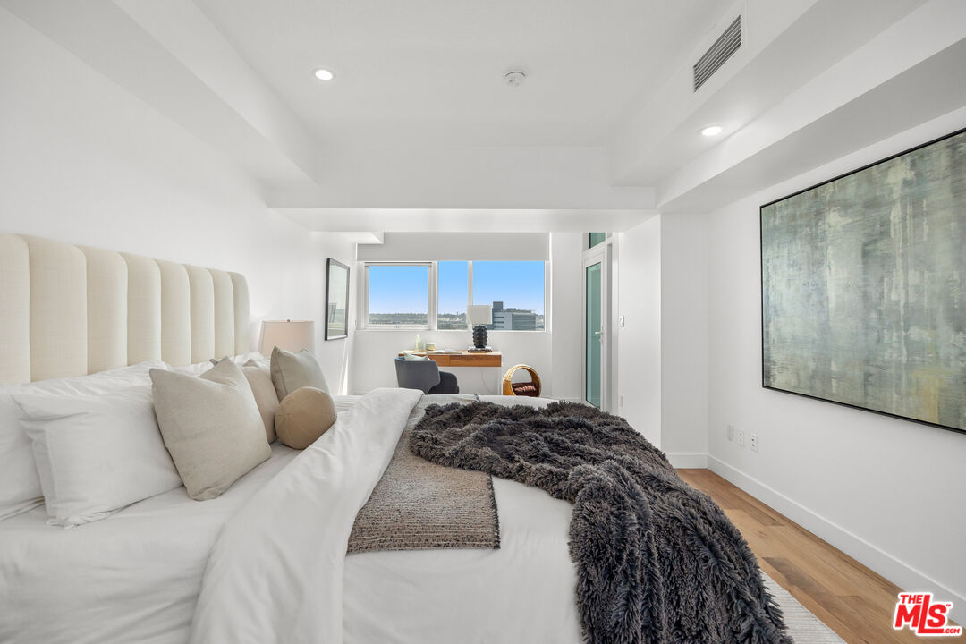 13600 Marina Pointe Dr Unit: 1507