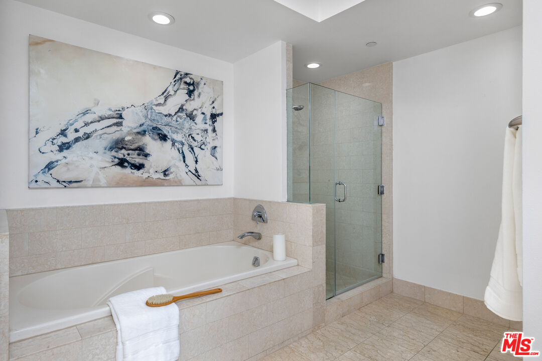 13600 Marina Pointe Dr Unit: 1507