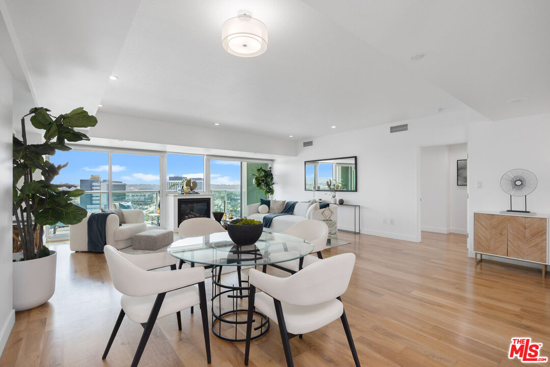 13600 Marina Pointe Dr Unit: 1507