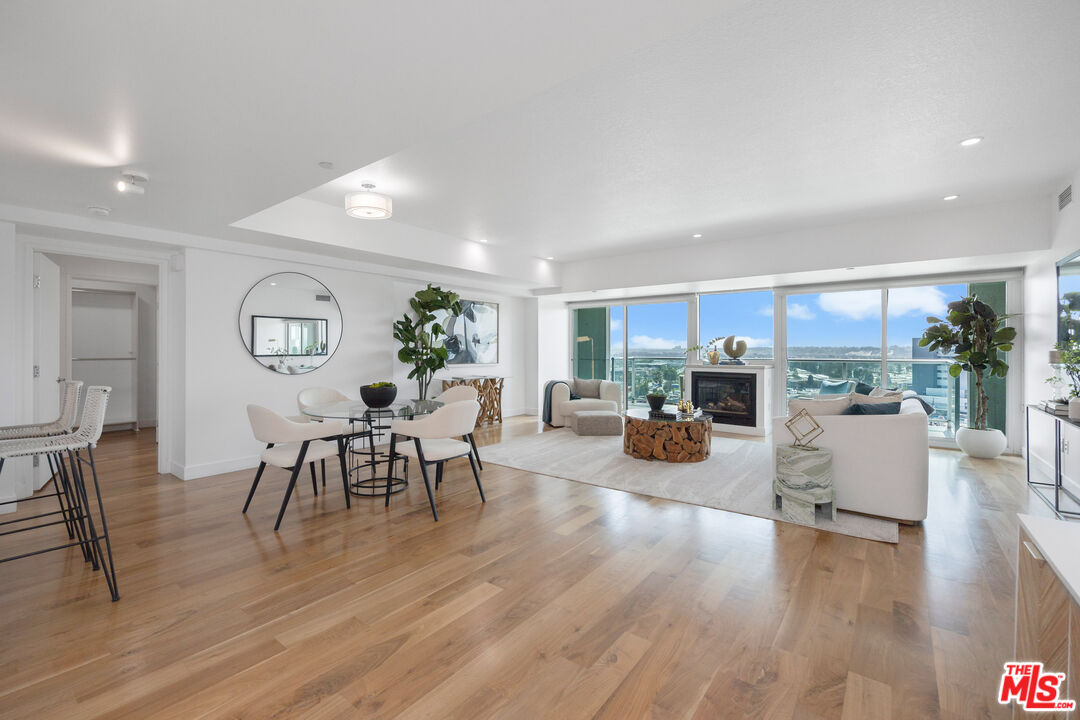 13600 Marina Pointe Dr Unit: 1507