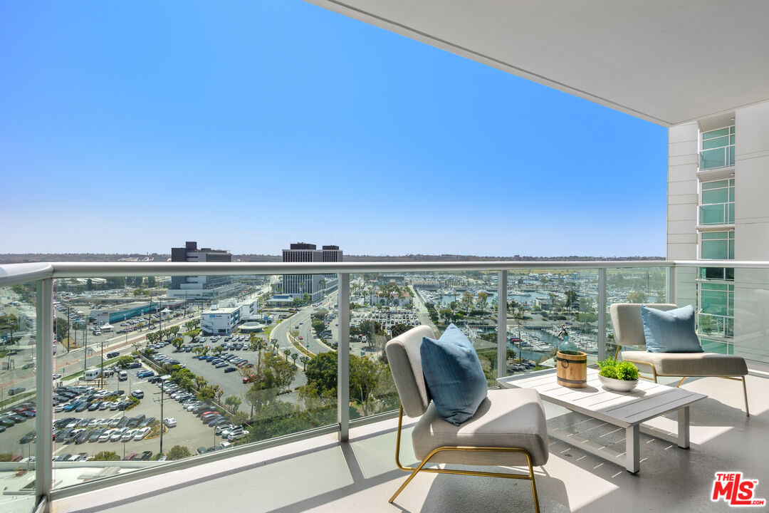 13600 Marina Pointe Dr Unit: 1507