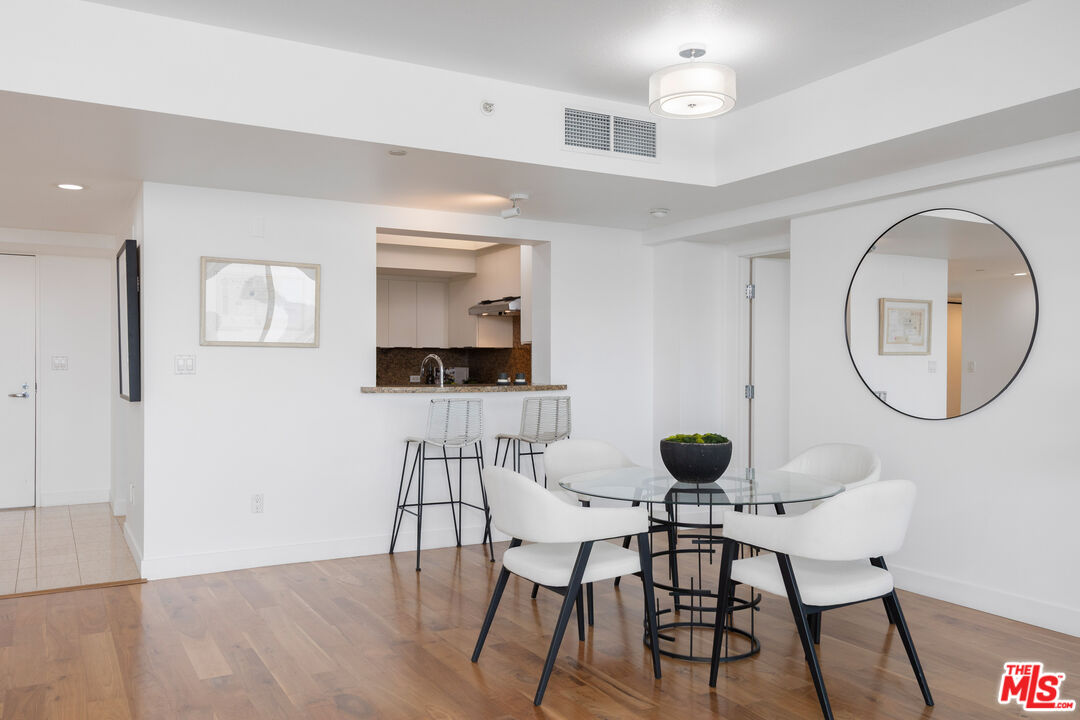 13600 Marina Pointe Dr Unit: 1507