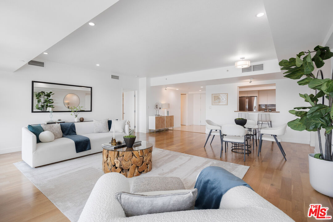 13600 Marina Pointe Dr Unit: 1507