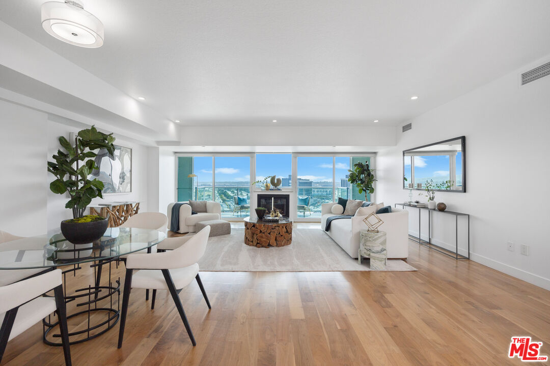 13600 Marina Pointe Dr Unit: 1507