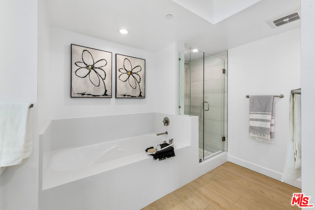 13600 Marina Pointe Dr Unit: 705