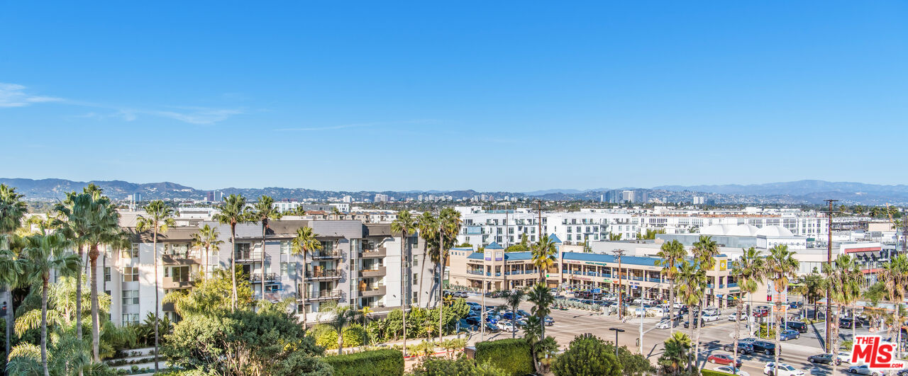 13600 Marina Pointe Dr Unit: 705