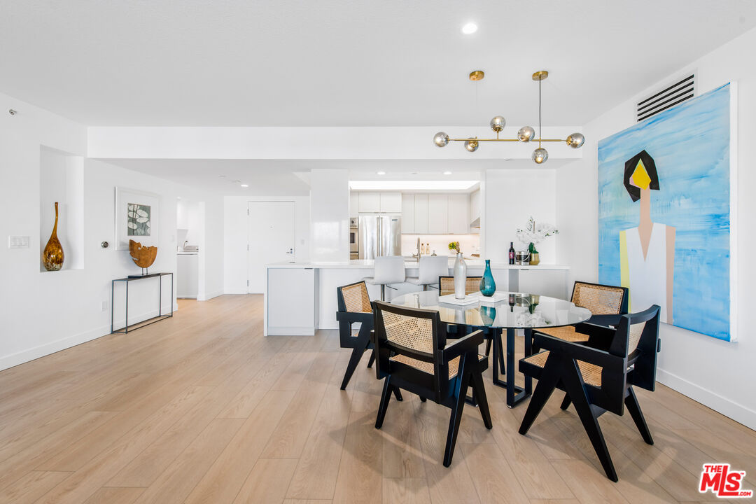 13600 Marina Pointe Dr Unit: 705