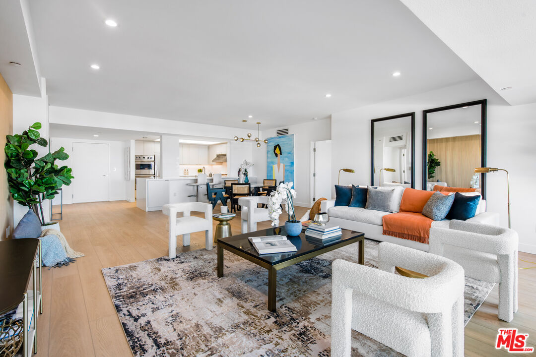 13600 Marina Pointe Dr Unit: 705