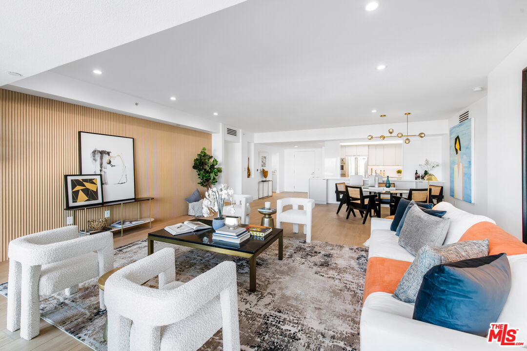 13600 Marina Pointe Dr Unit: 705