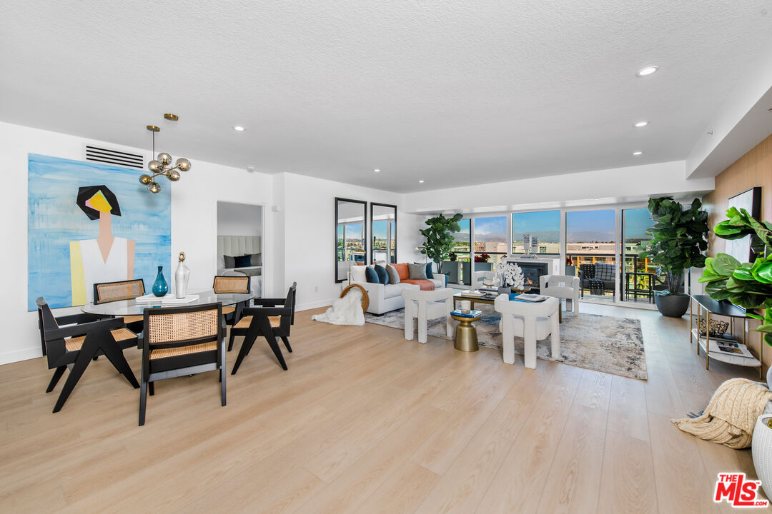 13600 Marina Pointe Dr Unit: 705
