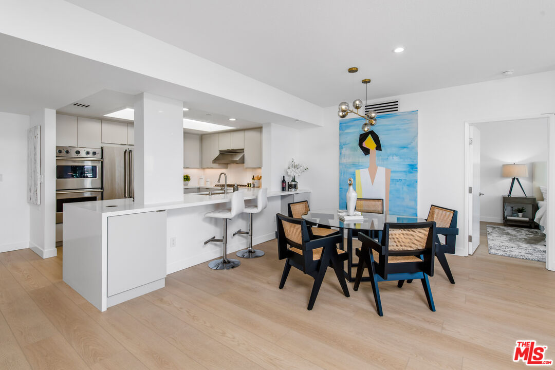 13600 Marina Pointe Dr Unit: 705