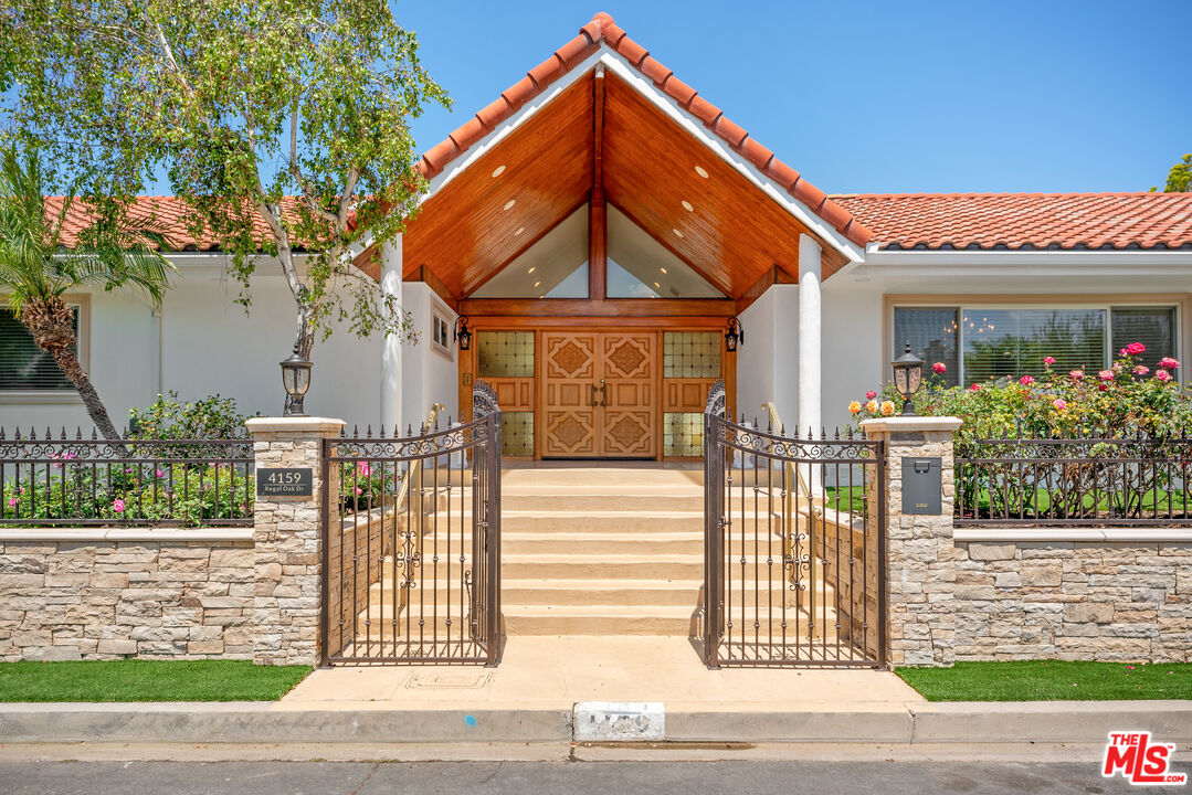 4159 Regal Oak Dr