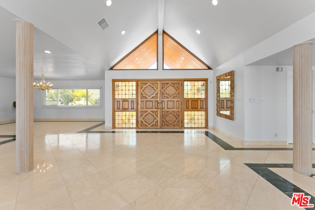 4159 Regal Oak Dr