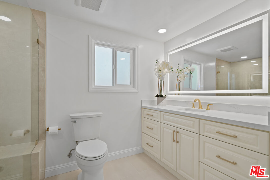 4159 Regal Oak Dr