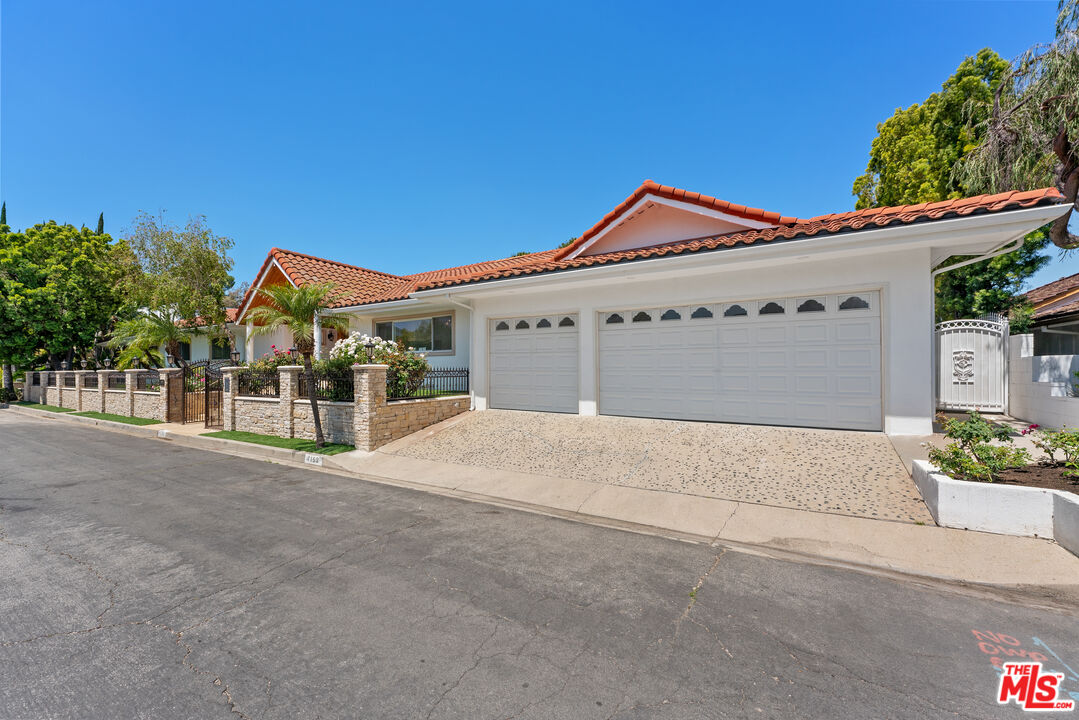 4159 Regal Oak Dr