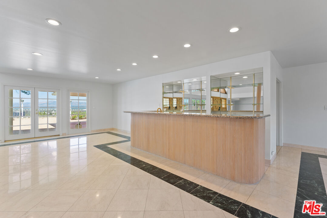 4159 Regal Oak Dr