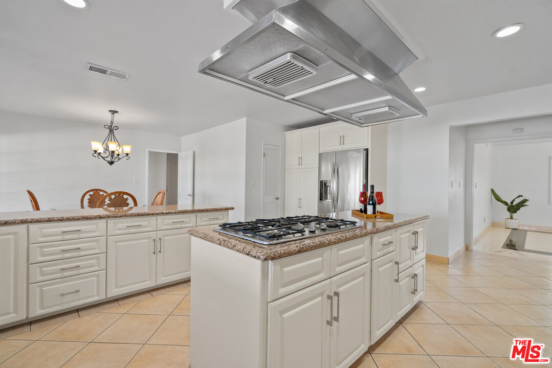 4159 Regal Oak Dr