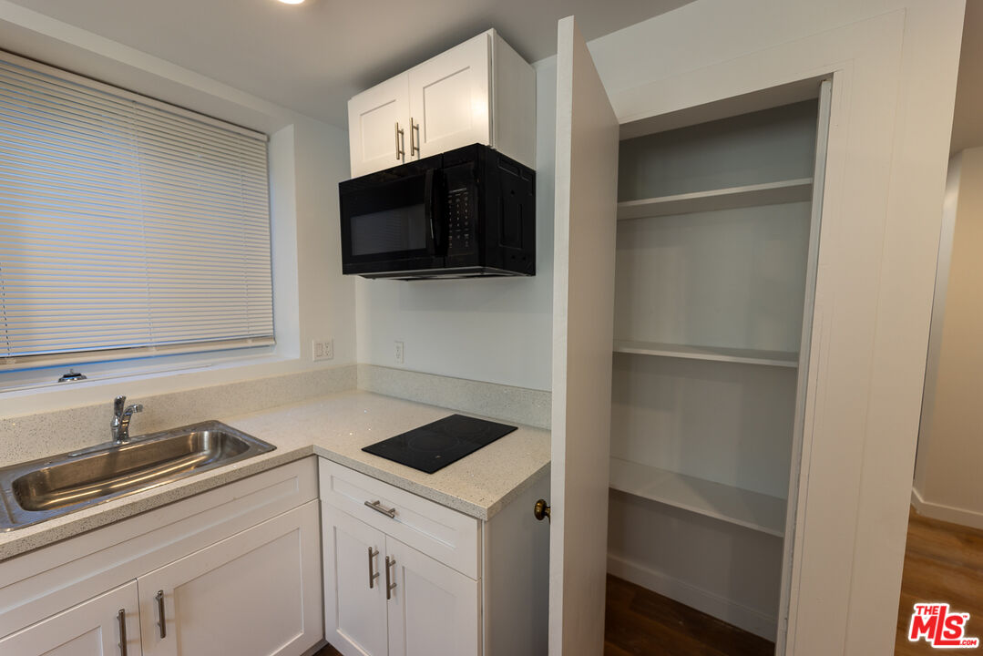 1420 Alvarado Ter Unit: 14