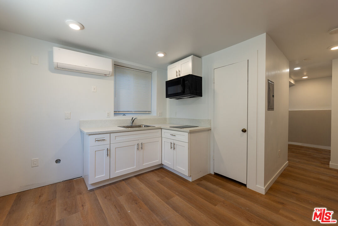 1420 Alvarado Ter Unit: 14