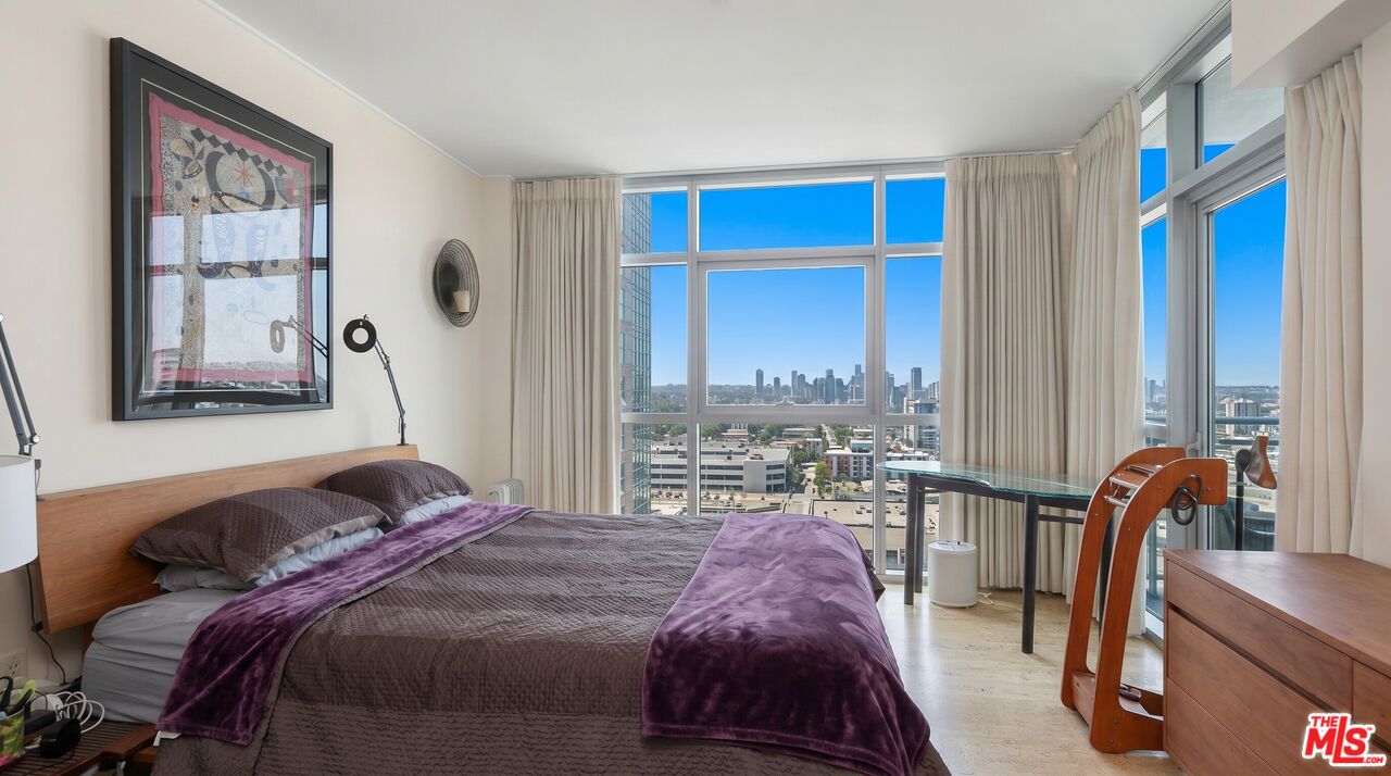 13650 Marina Pointe Dr Unit: 1207