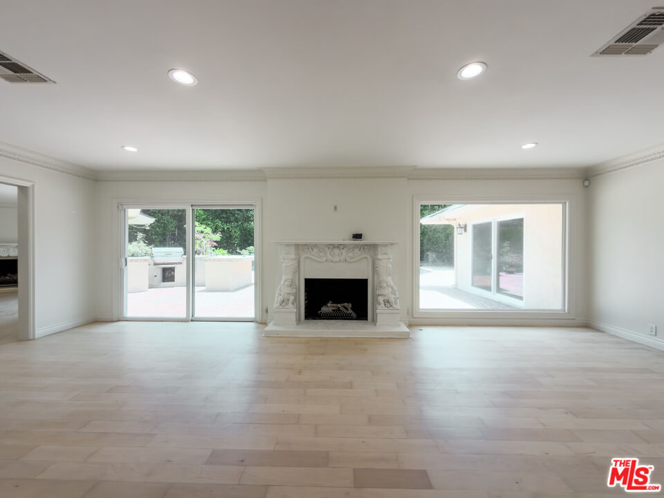 1094 Garden Ln