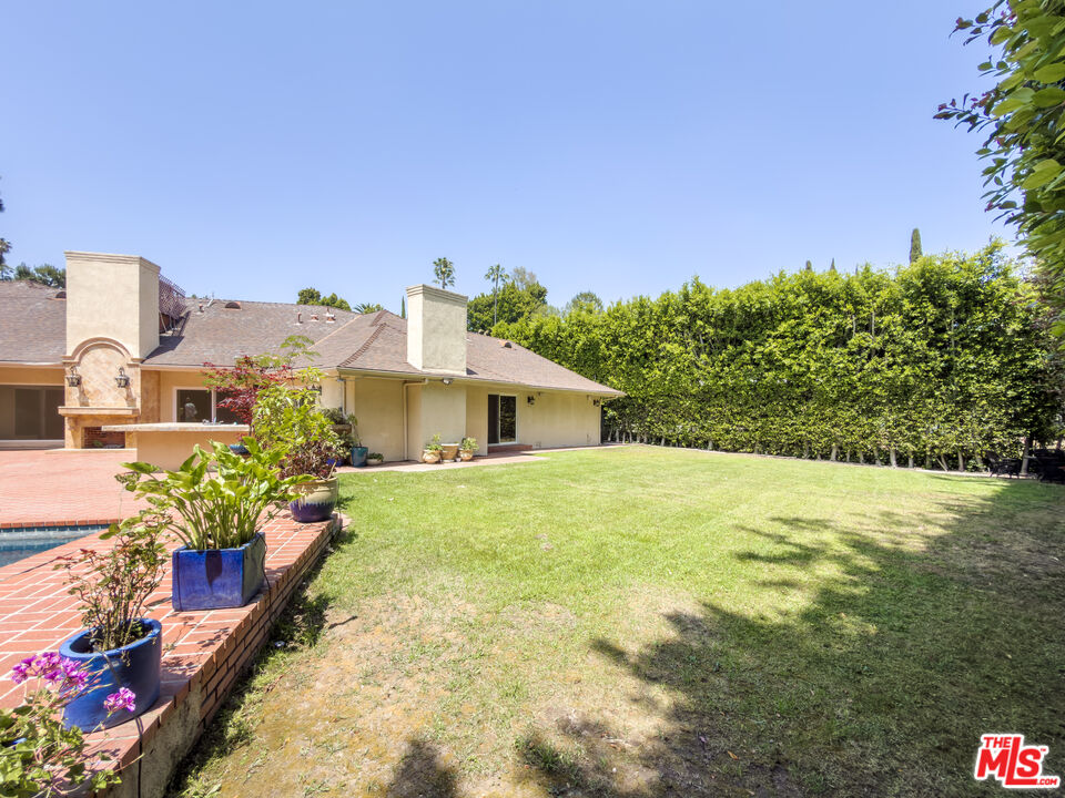 1094 Garden Ln