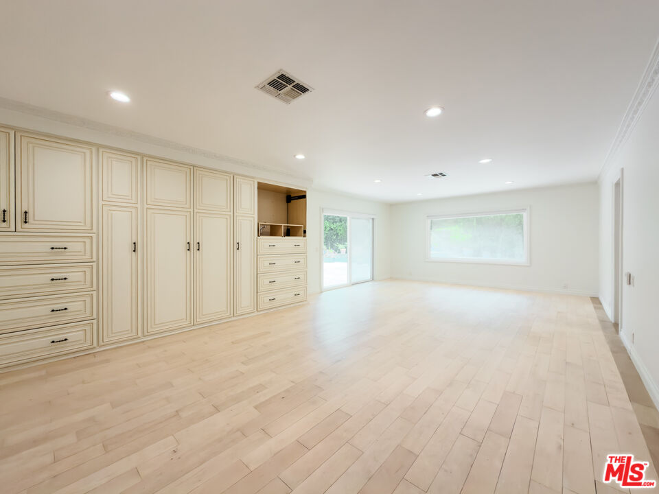 1094 Garden Ln