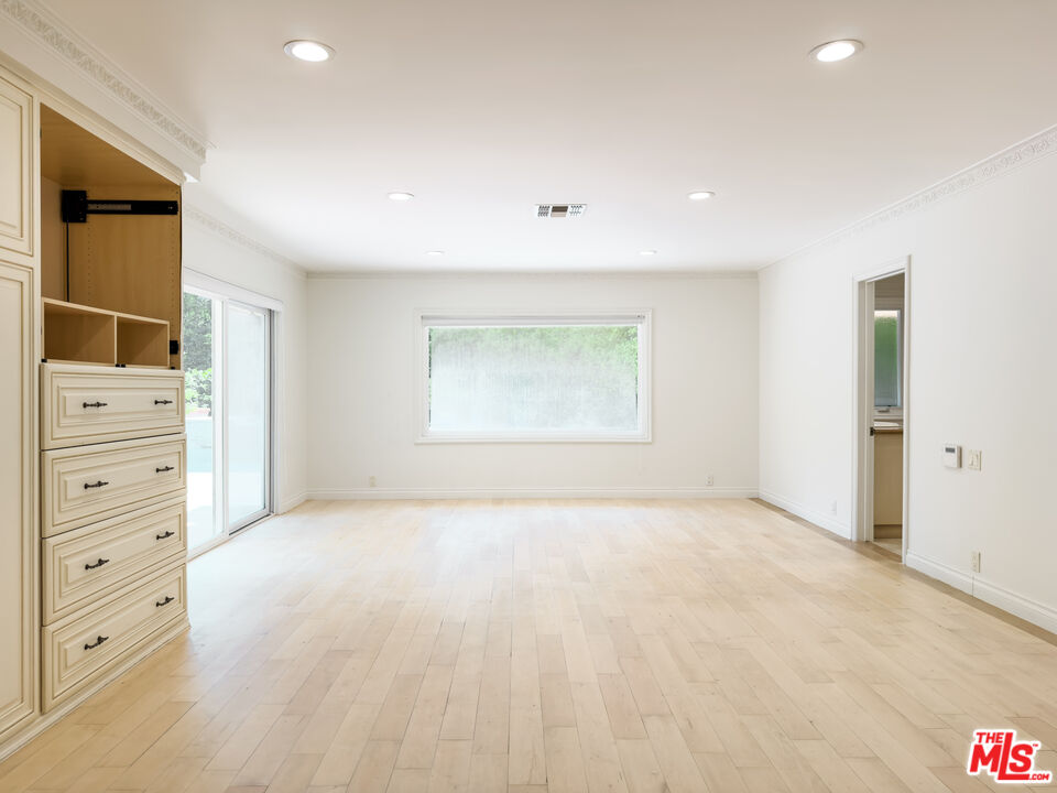 1094 Garden Ln