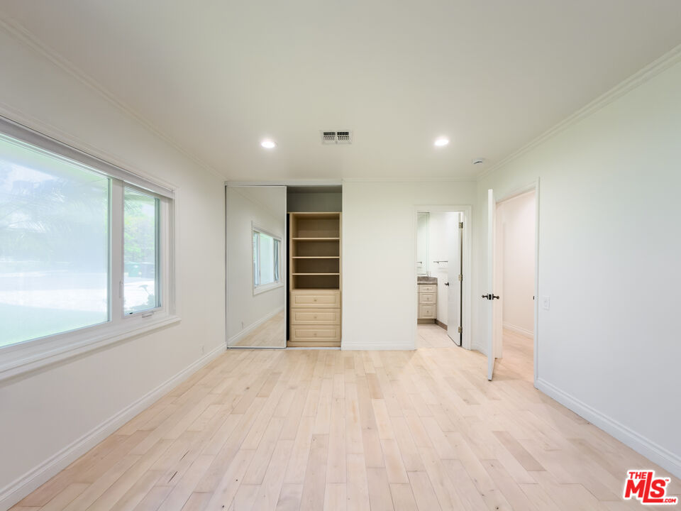 1094 Garden Ln