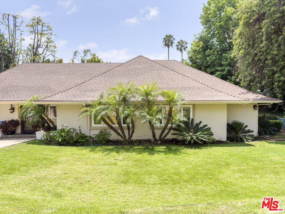 1094 Garden Ln