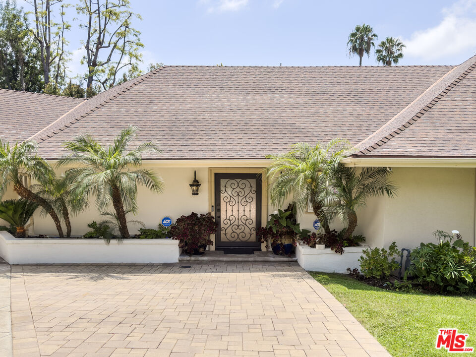 1094 Garden Ln