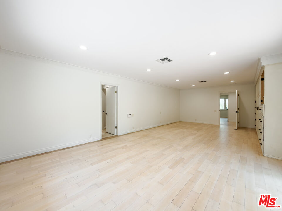 1094 Garden Ln