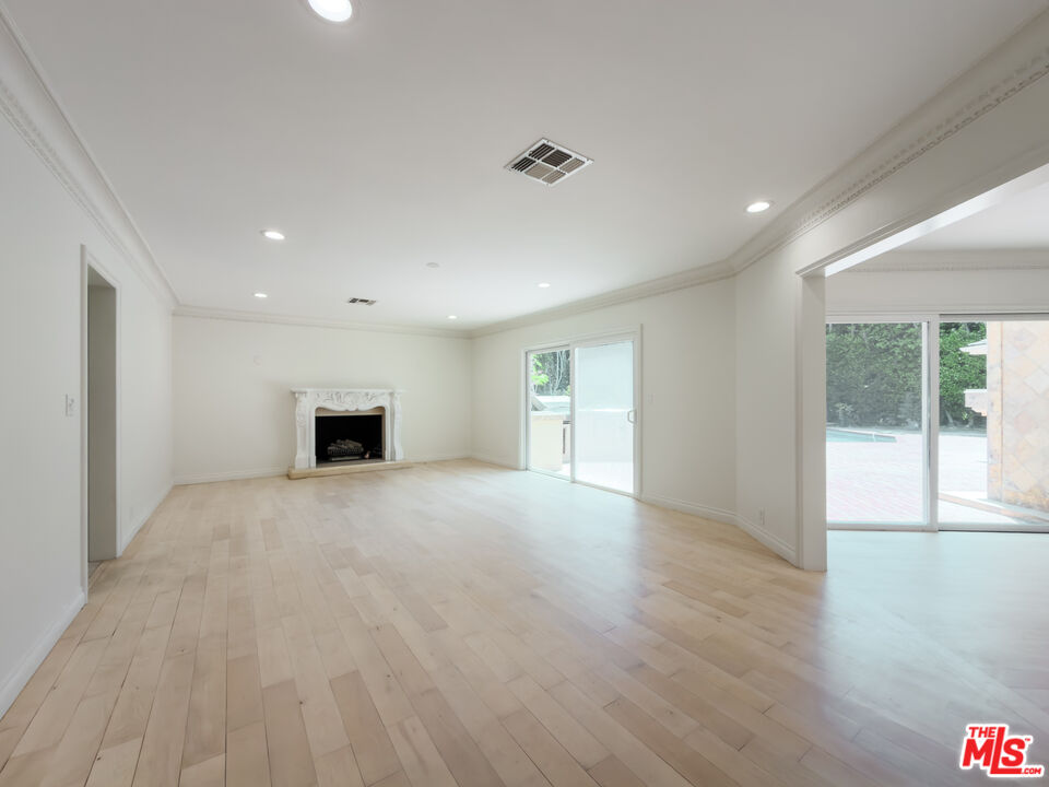 1094 Garden Ln